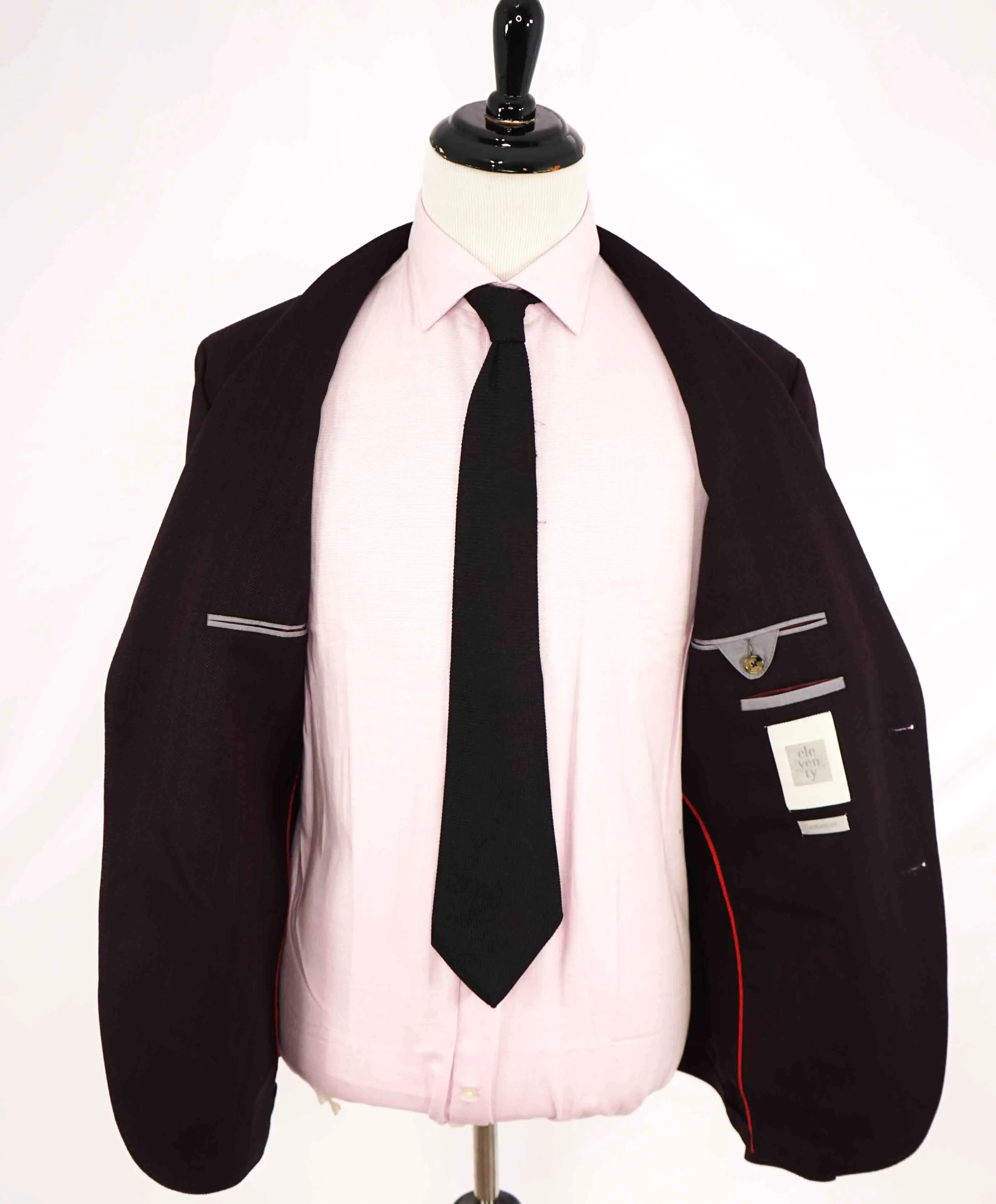 $1,395 ELEVENTY - Burgundy Herringbone Peak Lapel Blazer - 46 (56 EU)