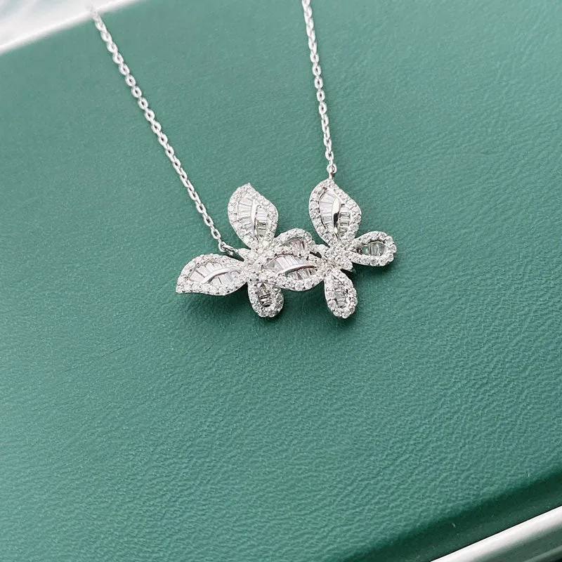 18K Gold 0.75ct Diamond Butterfly Pendant Necklace with Chain 18''