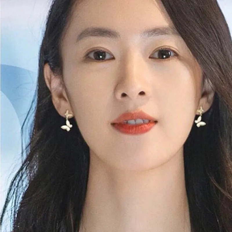 18K Gold Diamonds White Mother of Pearl Butterfly Earrings Exclusively Handcrafted 0.13 Carat Natural Diamond (H-F Color, VS1-VS2 Clarity)