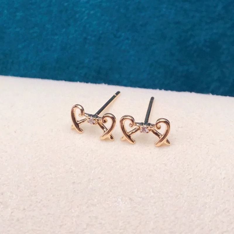 18K Gold Fashion Diamond Stud Earrings Exclusively Handcrafted Natural Diamond (H-F Color, VS1-VS2 Clarity)
