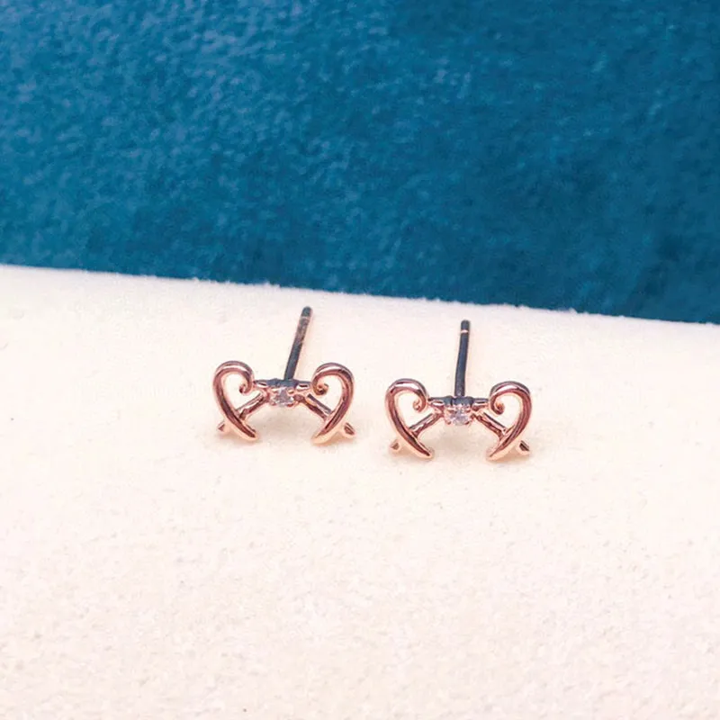 18K Gold Fashion Diamond Stud Earrings Exclusively Handcrafted Natural Diamond (H-F Color, VS1-VS2 Clarity)