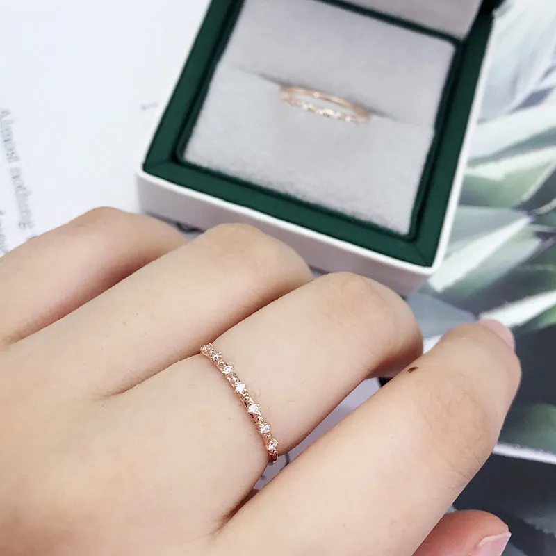 18K Gold Fashion Simple bust Diamond Ring Exclusively Handcrafted 0.042 Carat Natural Diamond (H-F Color, VS1-VS2 Clarity)