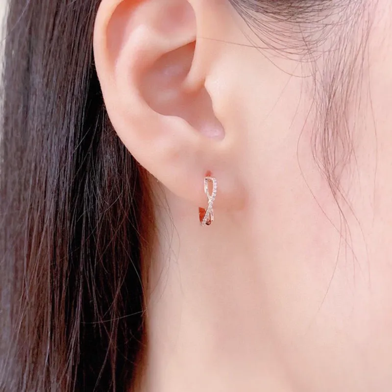 18K Gold Fashionable Simplicity Round Earrings Exclusively Handcrafted 0.11 Carat Natural Diamond (H-F Color, VS1-VS2 Clarity)