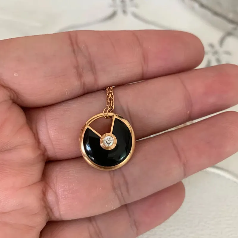 18K Gold Round Cut Diamond Gestone Fashion Pendant Necklace