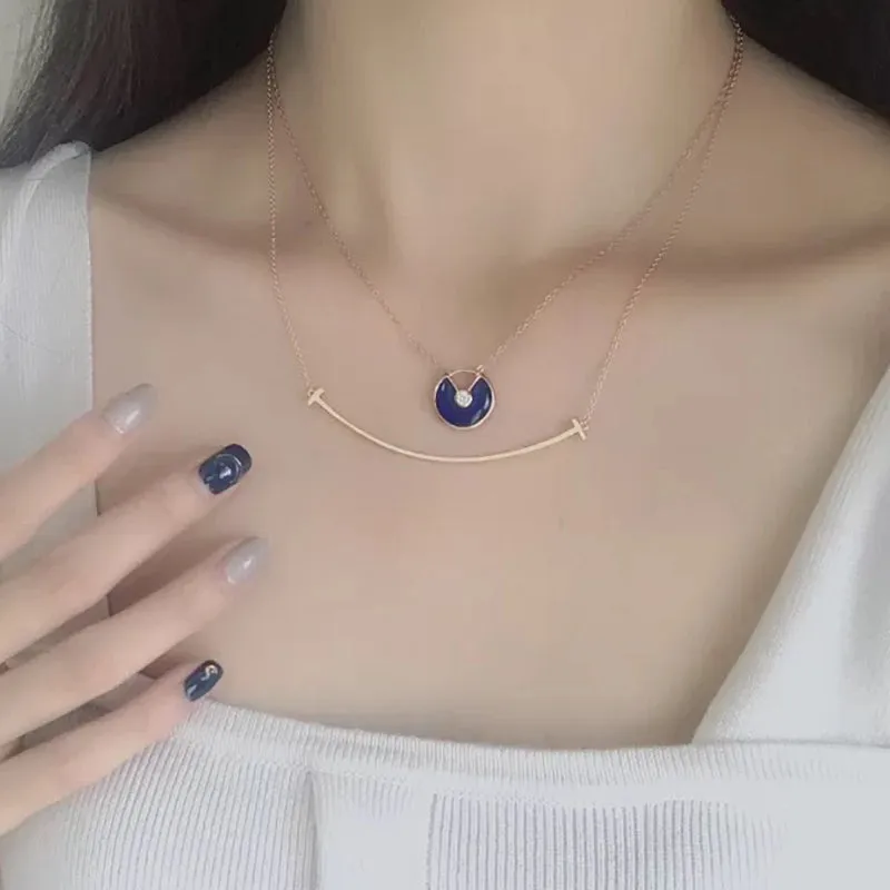 18K Gold Round Cut Diamond Gestone Fashion Pendant Necklace