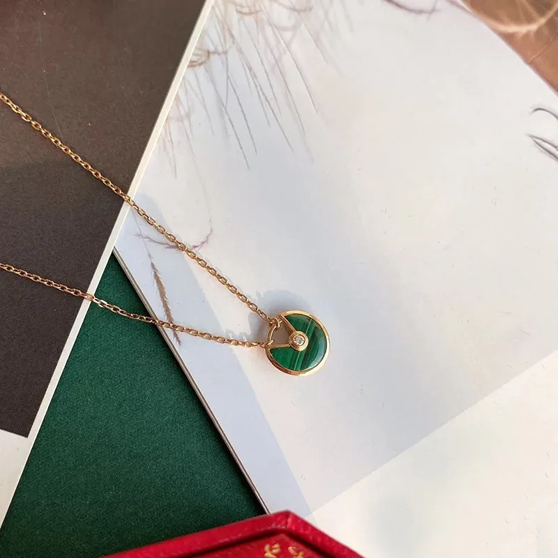18K Gold Round Cut Diamond Gestone Fashion Pendant Necklace