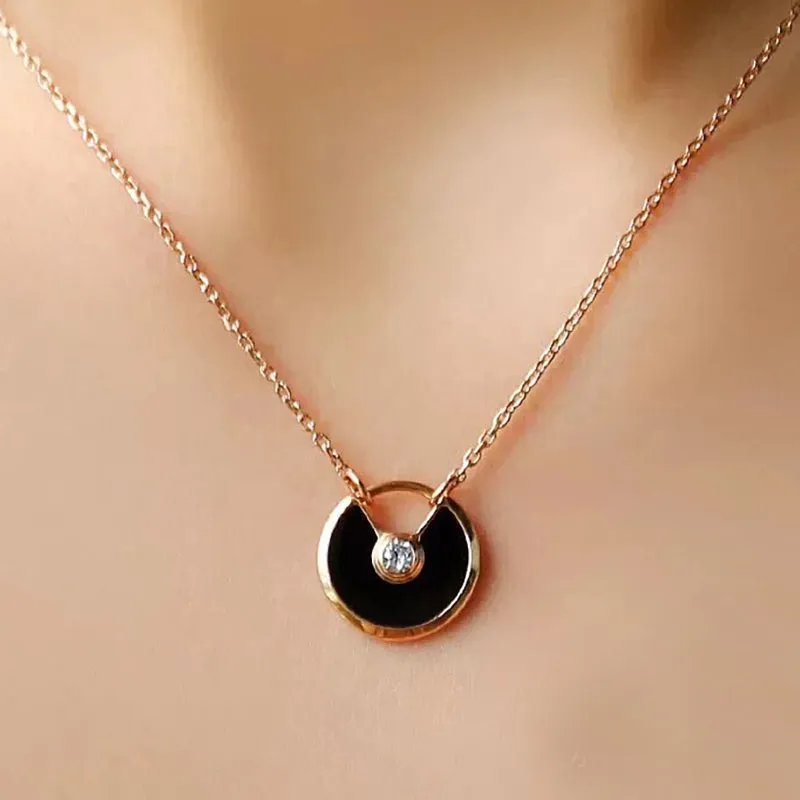 18K Gold Round Cut Diamond Gestone Fashion Pendant Necklace