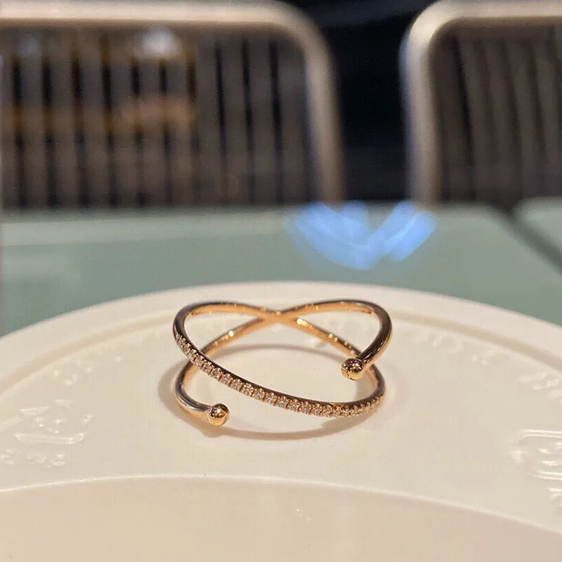 18K Gold star Dotted Exquisite Bust Diamond Ring Exclusively Handcrafted 0.068 Carat Natural Diamond (H-F Color, VS1-VS2 Clarity)