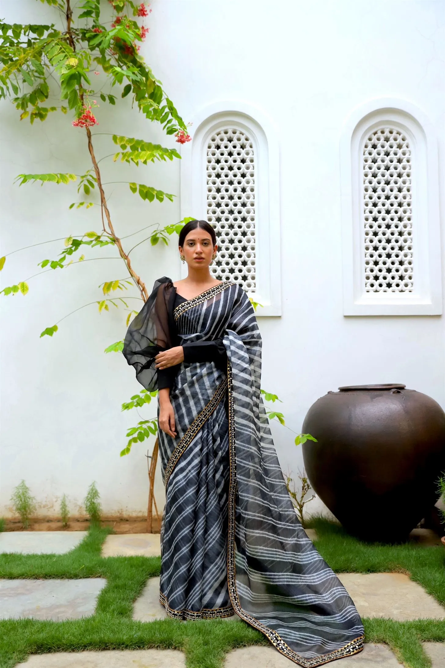 Aarti Sethia Studio    I   Black Hand Embroidered Lahariya Saree Set