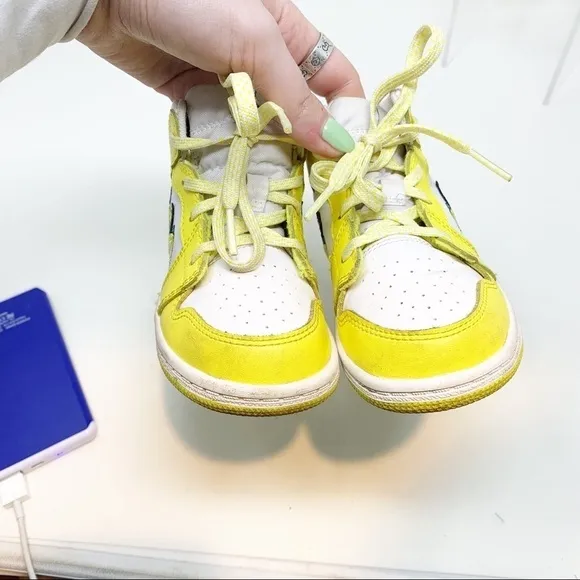 Air Jordan 1 Kid's Mid GS “Dynamic Yellow” Size 9C
