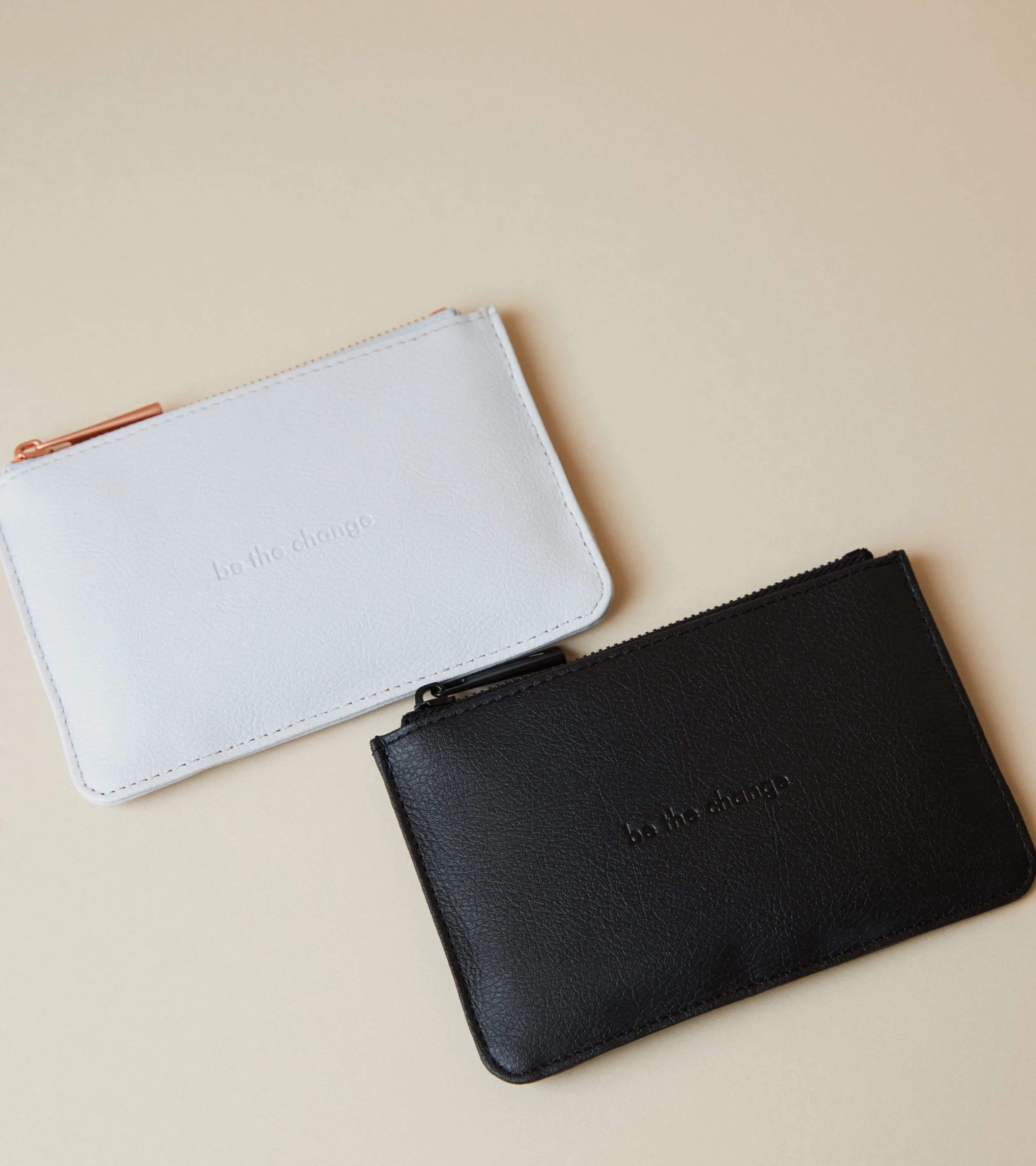 Classic Essentials Apple Leather Vegan Card Pouch | Light Grey