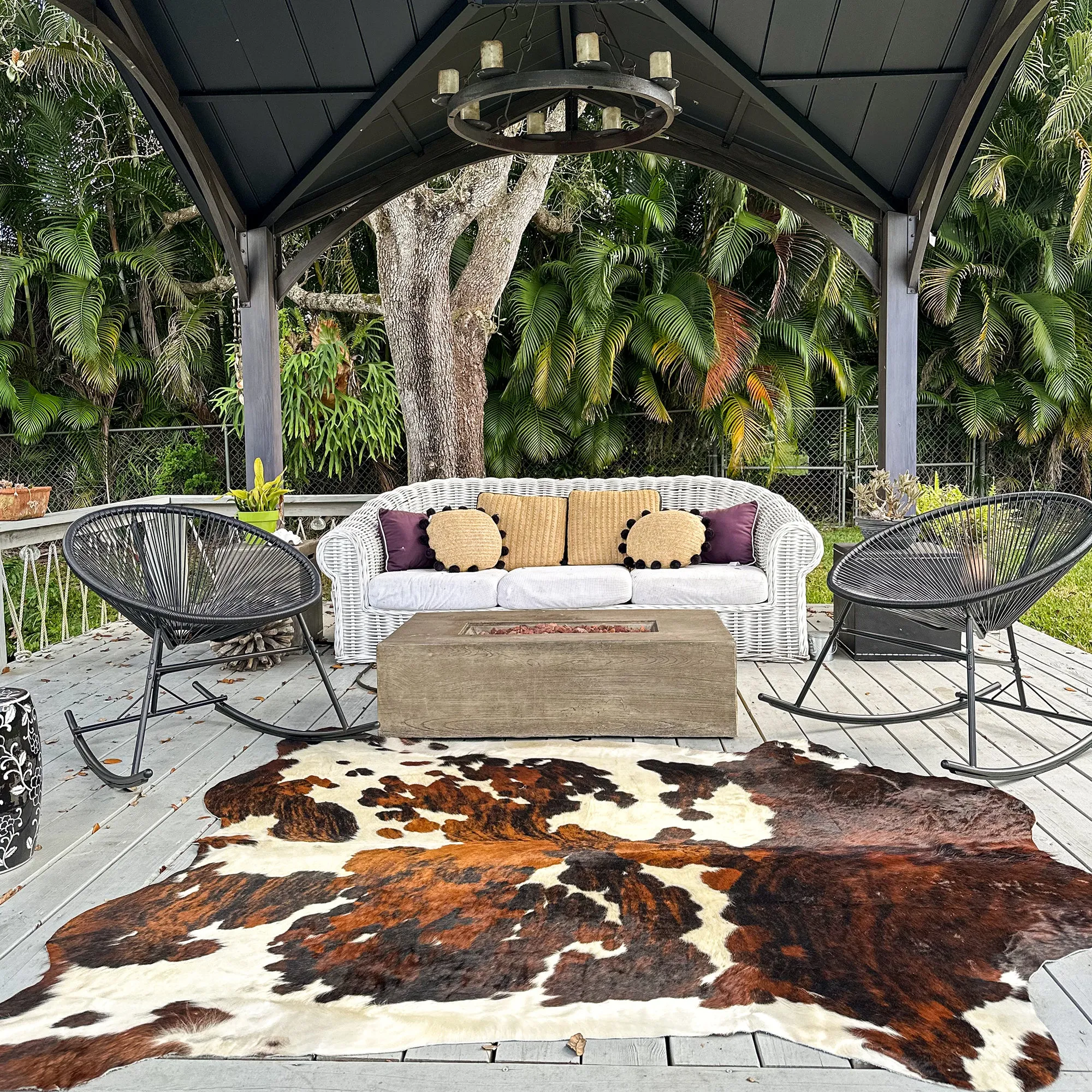Classic Tricolor Cowhide Rug