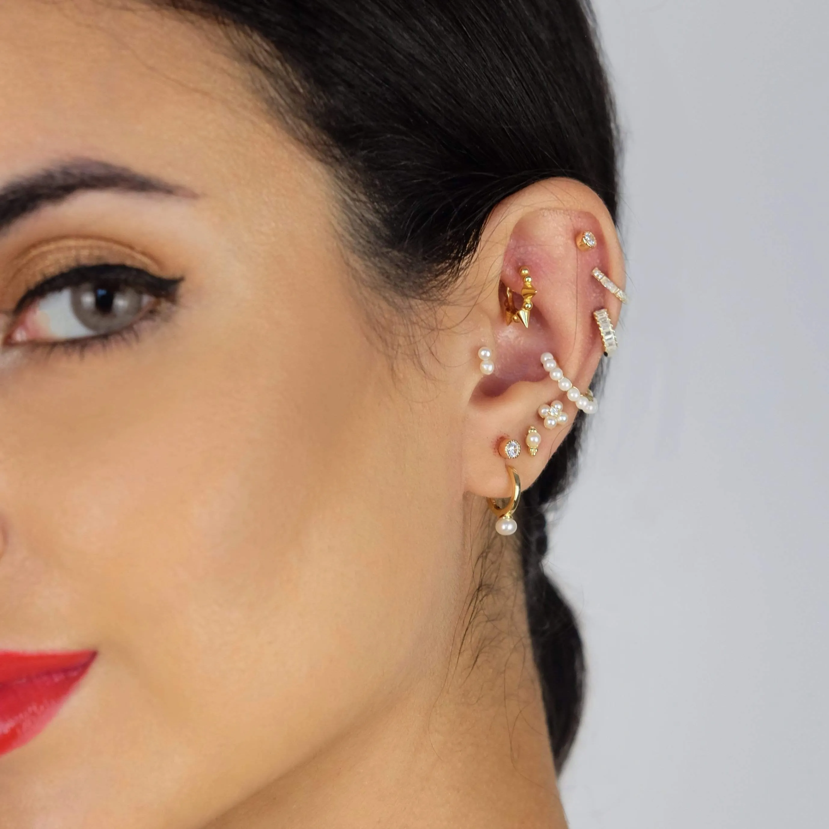 Clover Pearl Stud Earring