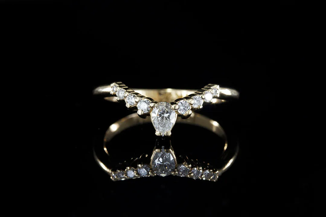 DIAMOND PEAR CHEVRON ACCENT RING
