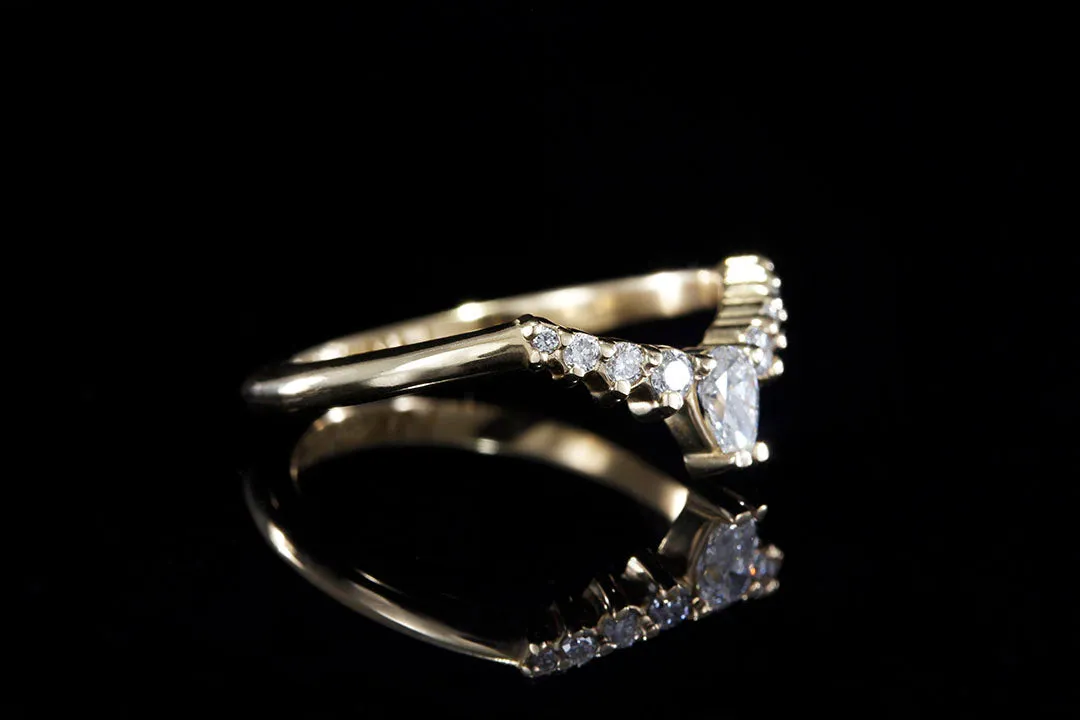 DIAMOND PEAR CHEVRON ACCENT RING