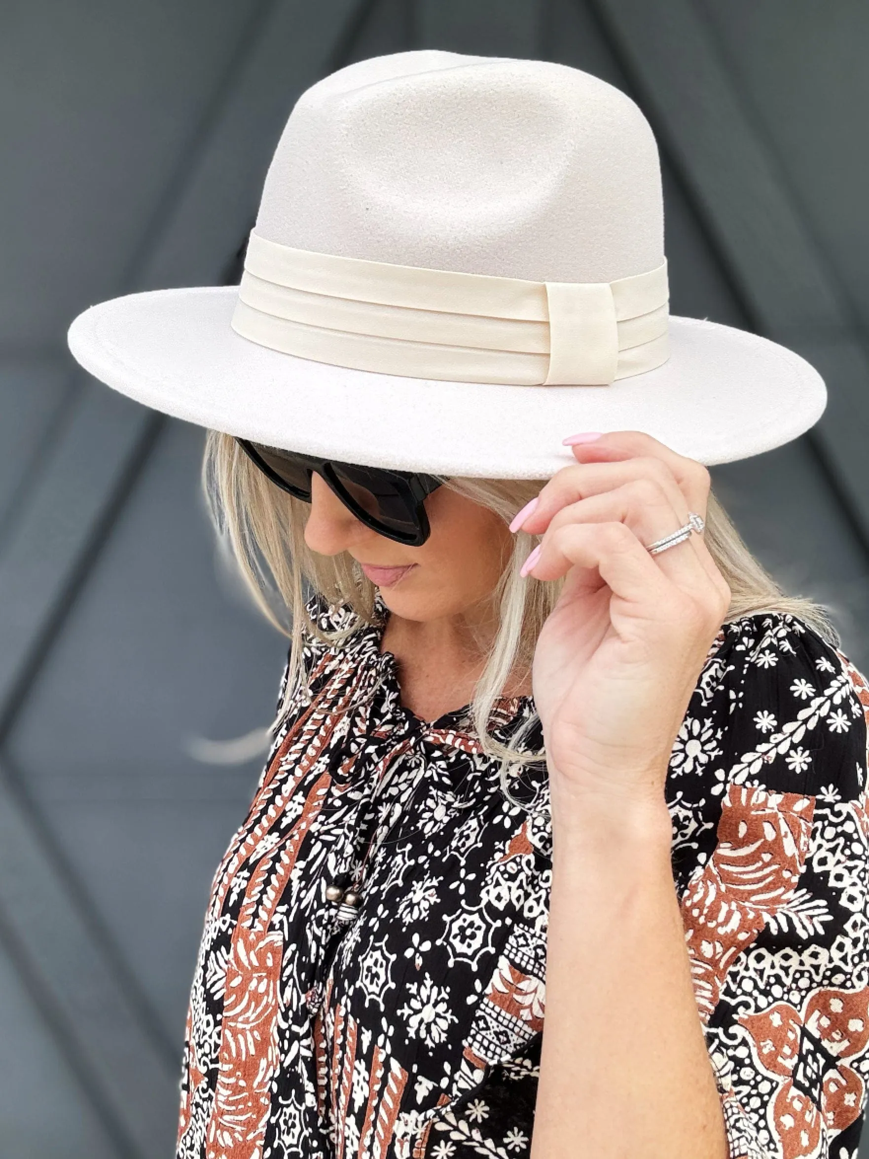 Flat Brim Ribbon Hat In Beige