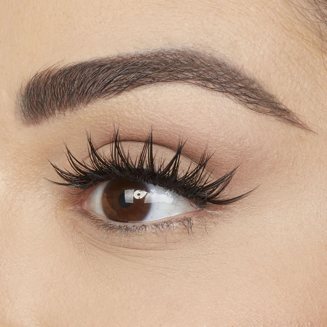Huda Beauty Classic False Sasha Olivia #11