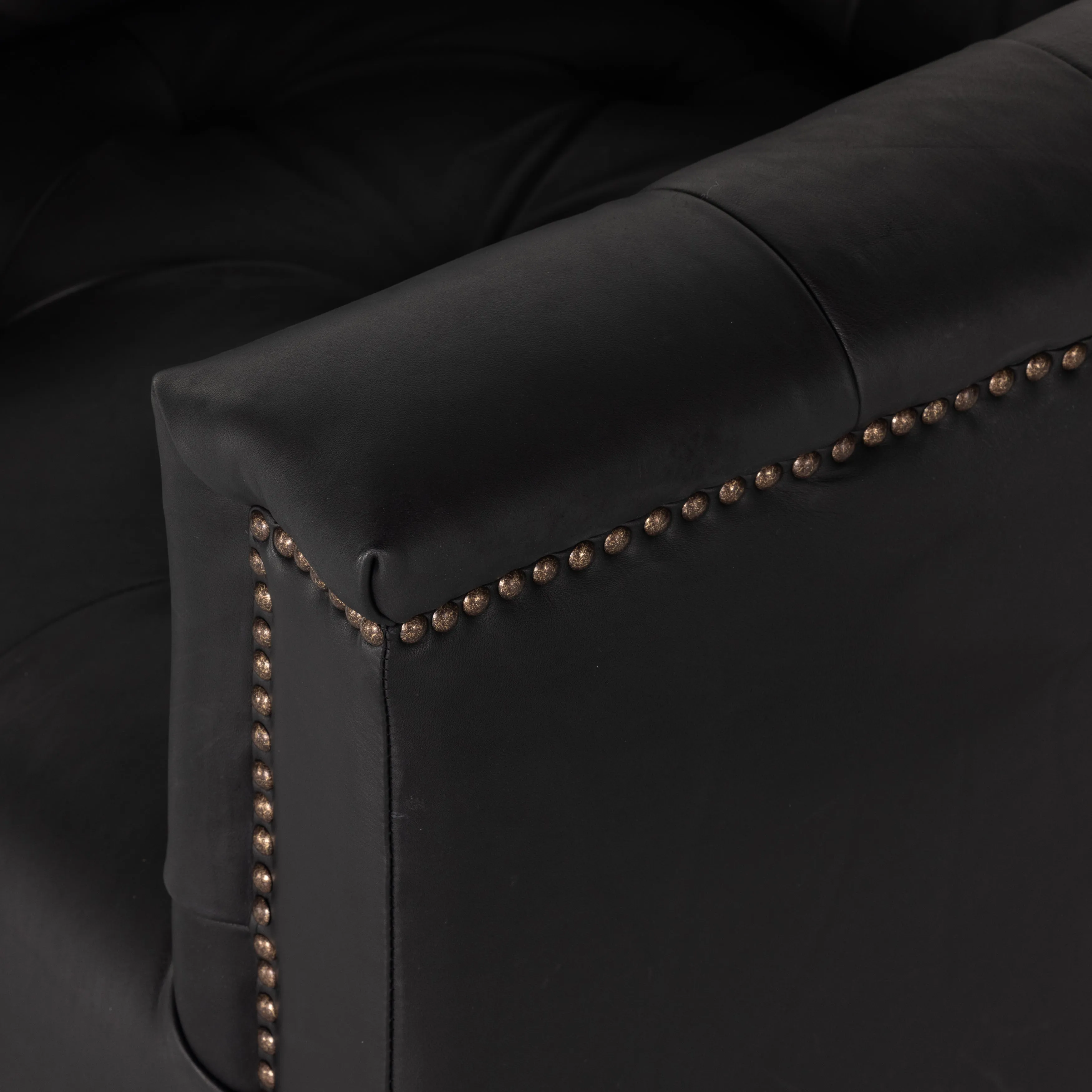 Maxx Leather Swivel Chair - Heirloom Black