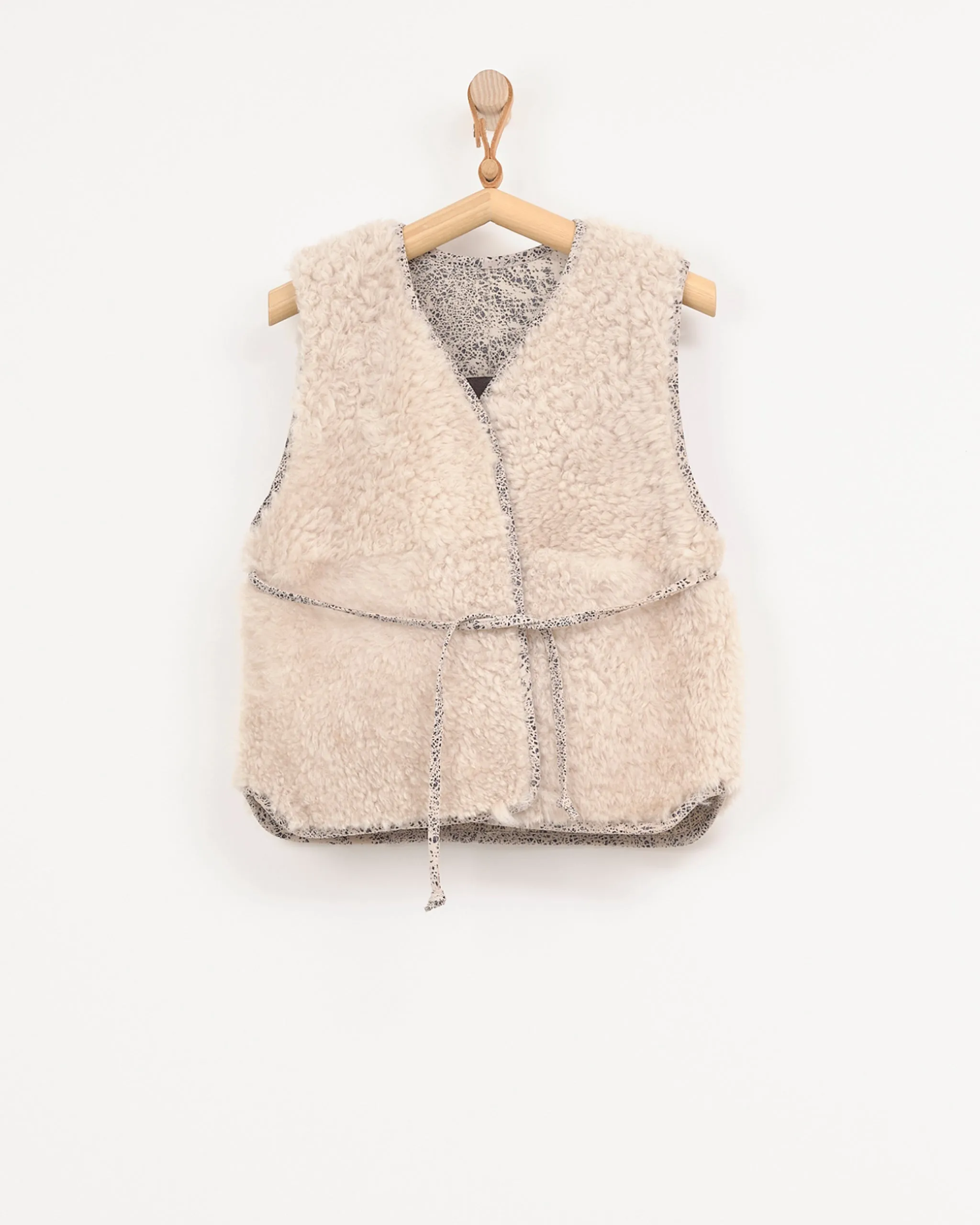 Moon Vest in Classic
