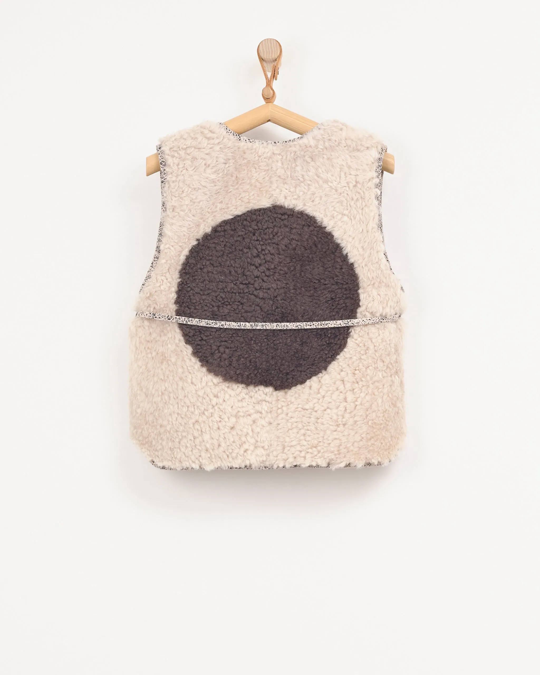 Moon Vest in Classic