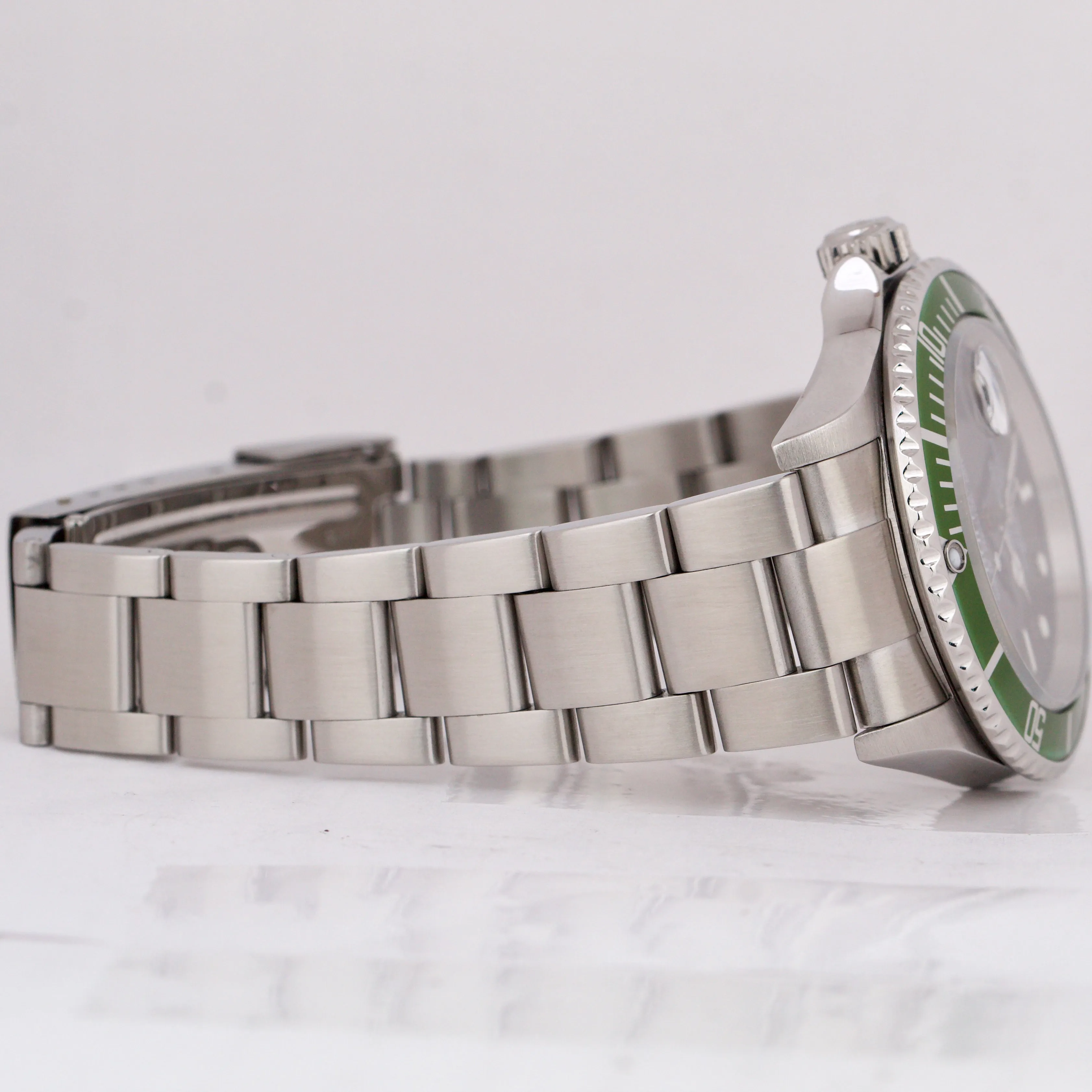 Rolex Submariner Date NO-HOLES CASE Green Black Stainless Automatic 16610 Watch