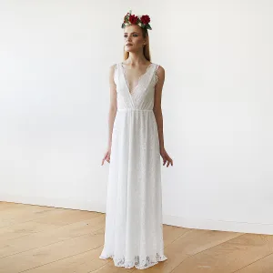 Sleeveless Ivory Lace Wedding Gown #1150