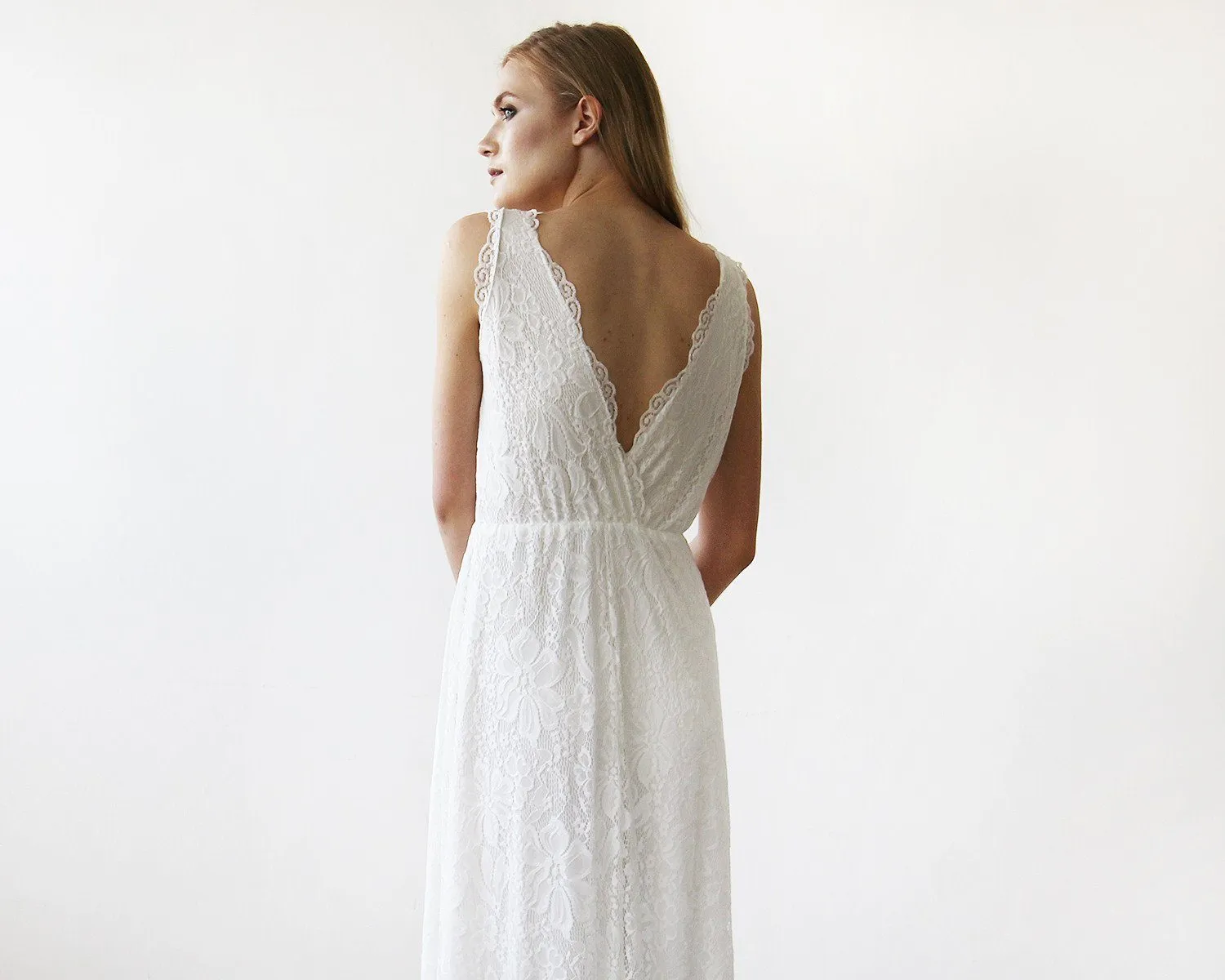 Sleeveless Ivory Lace Wedding Gown #1150