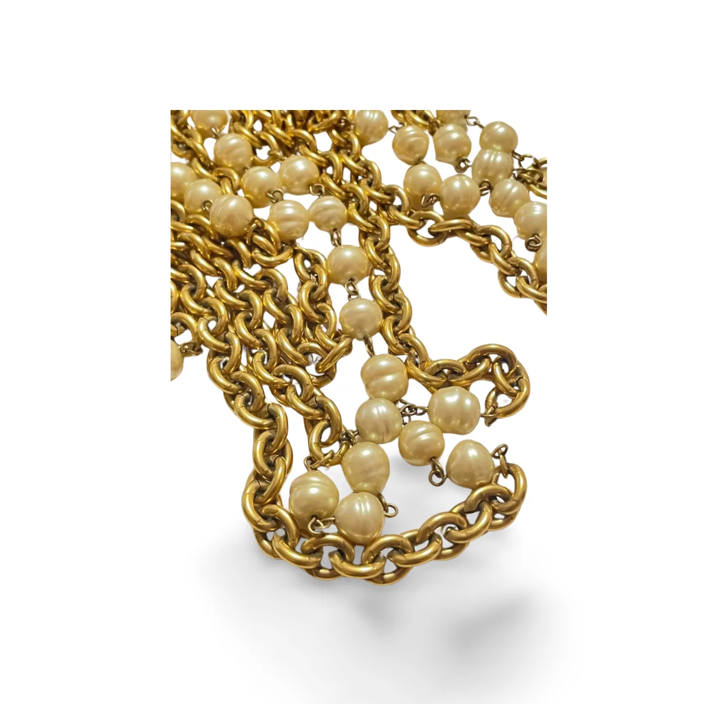 Vintage CHANEL double chain necklace with round faux pearls. Classic and Gorgeous masterpiece for the rest of your life. 060820ac3