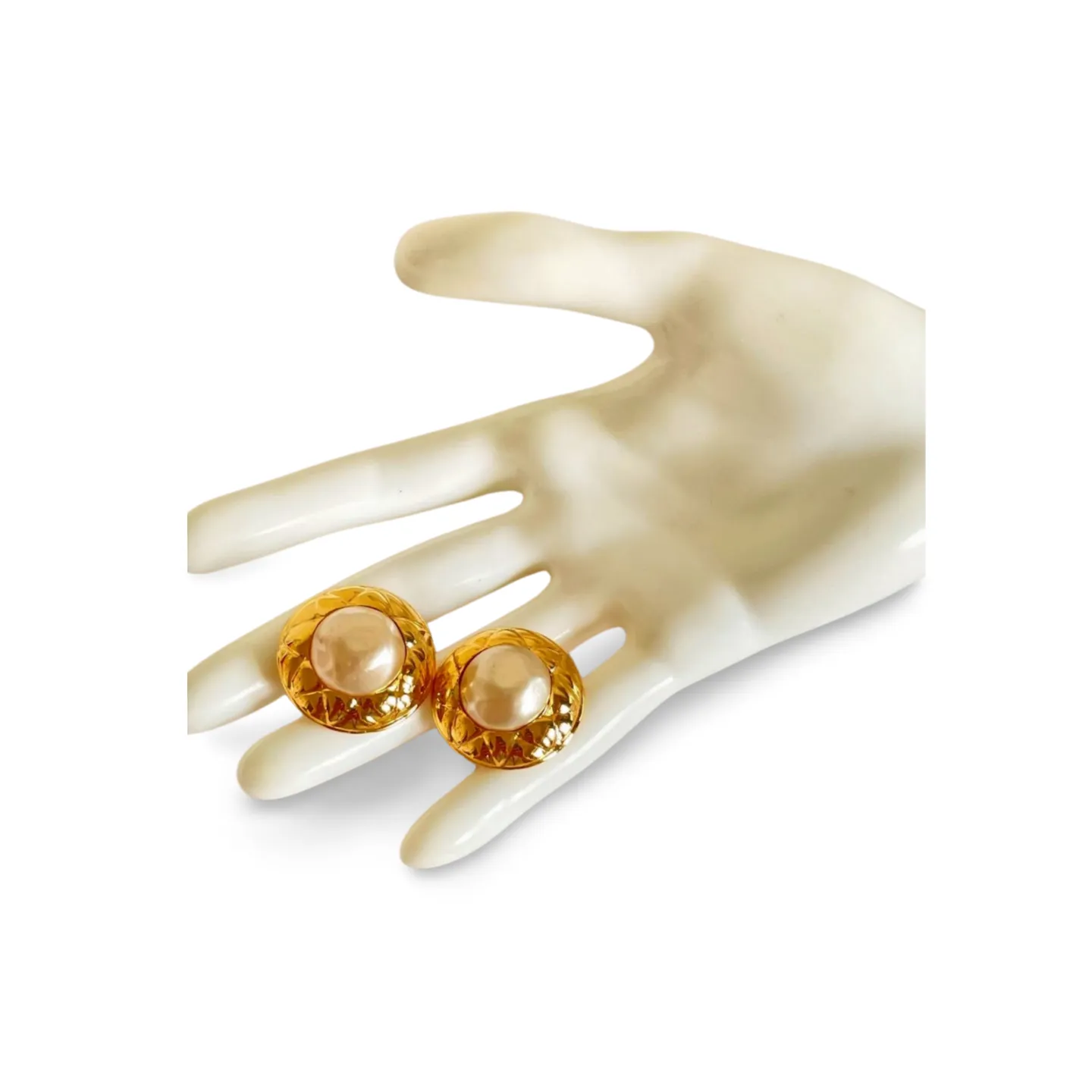 Vintage CHANEL golden round earrings with faux pearl and matelasse gold frame. 060728br10