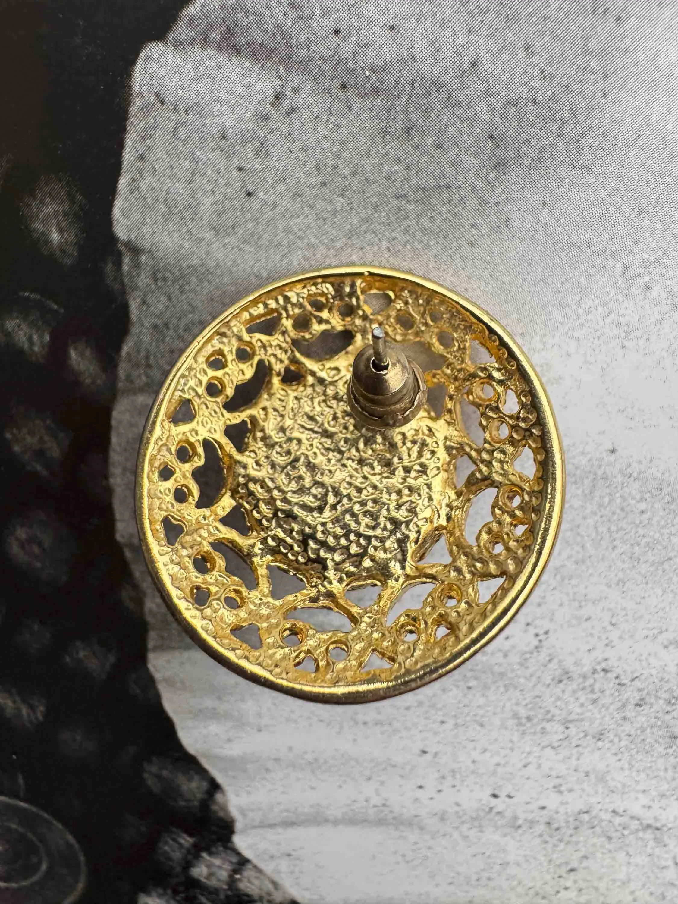 Vintage Gold Filigree & Pearl Earrings – Classic Elegance