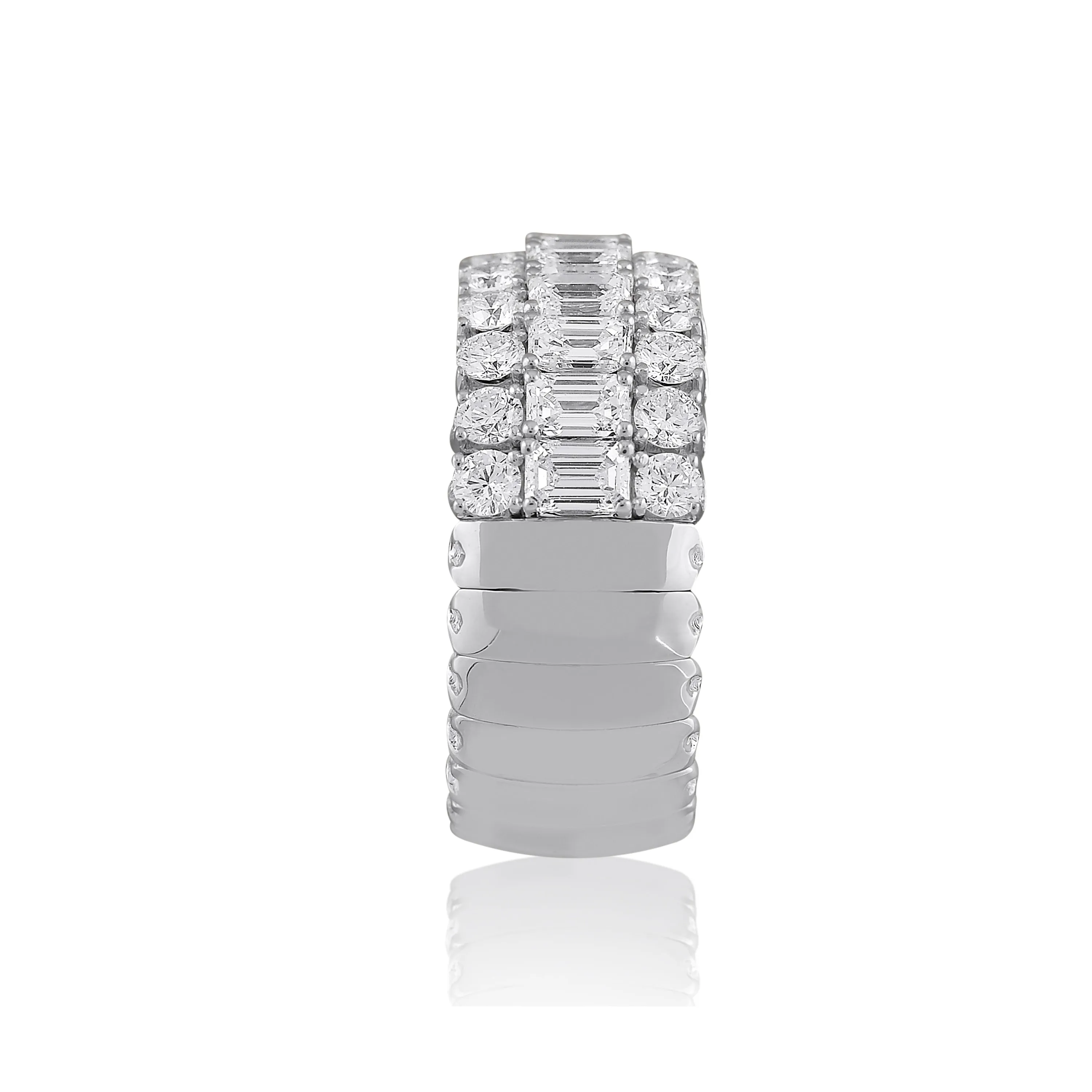 Xpandable™ half-way set diamond band